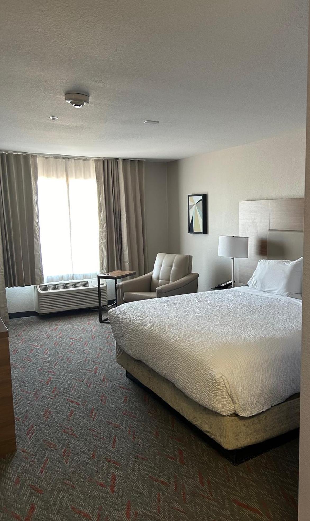 Garner Hotel By Ihg Phoenix - Съпрайз Екстериор снимка