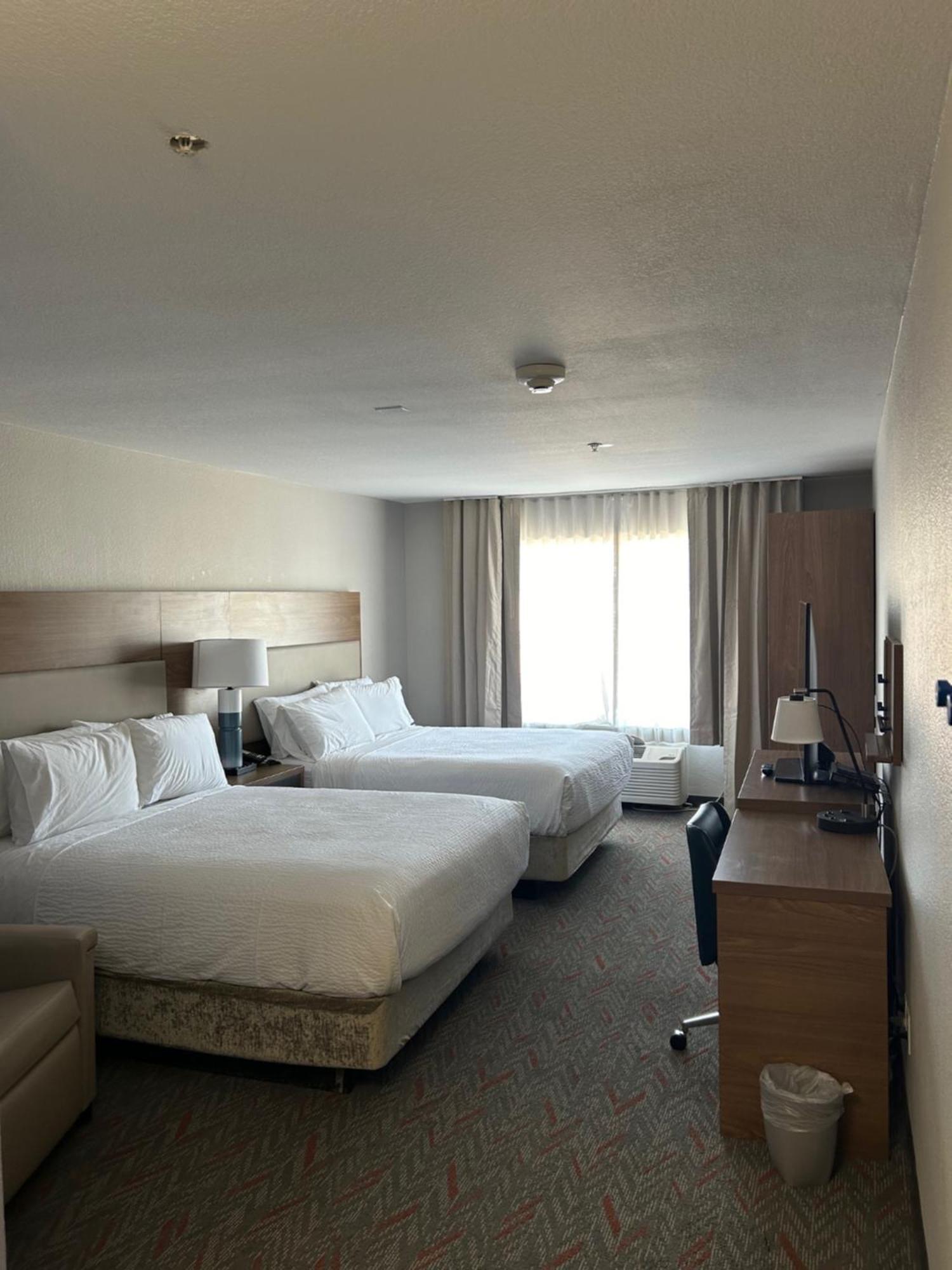 Garner Hotel By Ihg Phoenix - Съпрайз Екстериор снимка