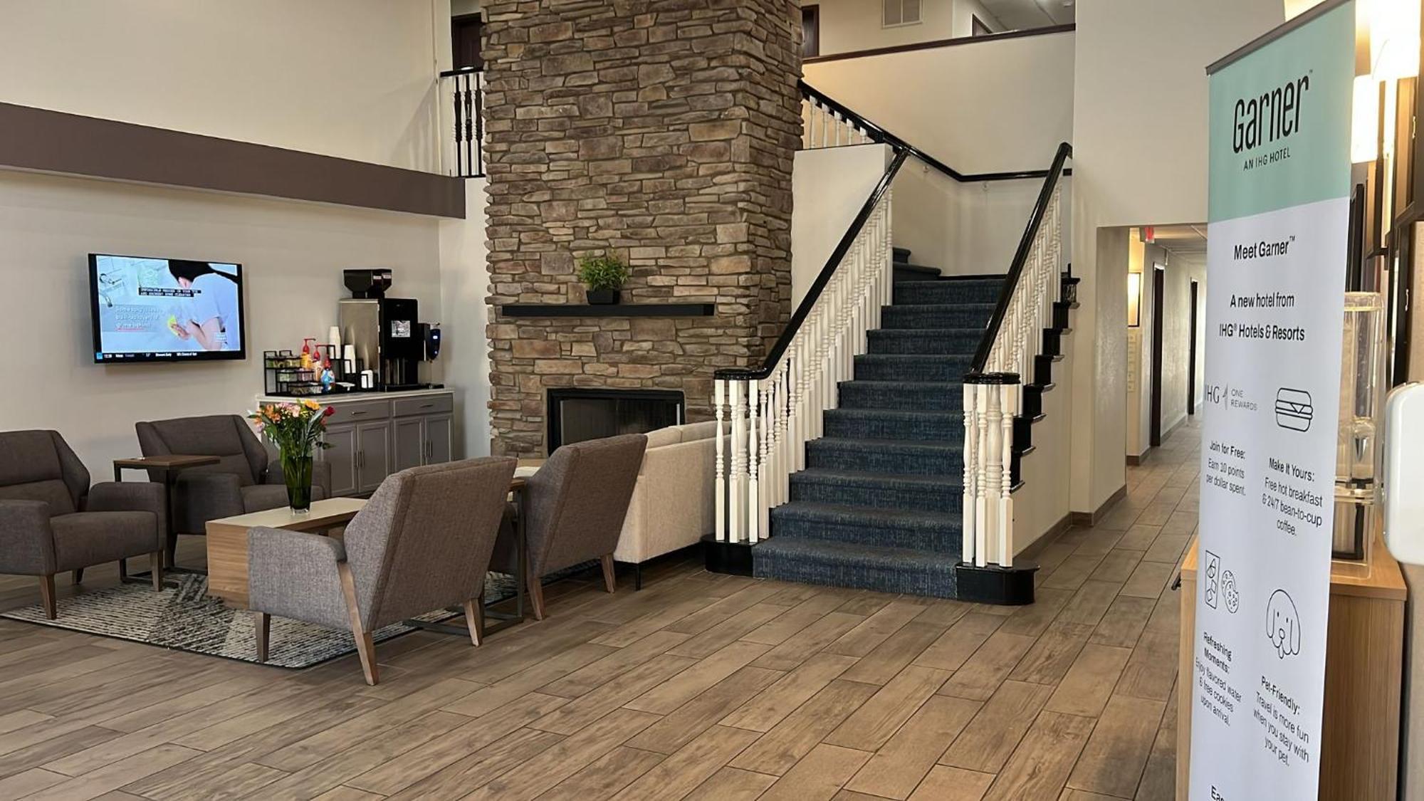 Garner Hotel By Ihg Phoenix - Съпрайз Екстериор снимка