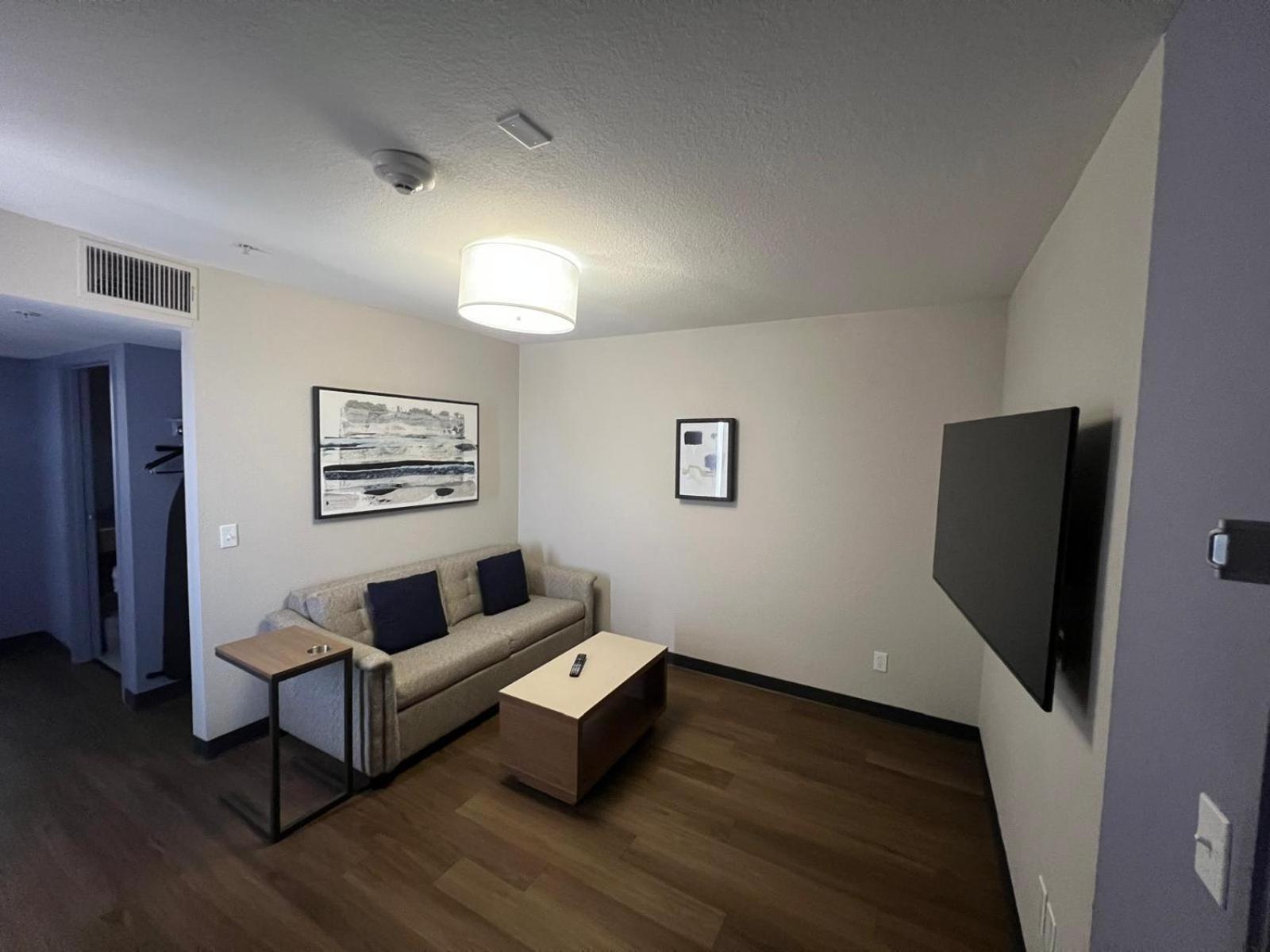Garner Hotel By Ihg Phoenix - Съпрайз Екстериор снимка